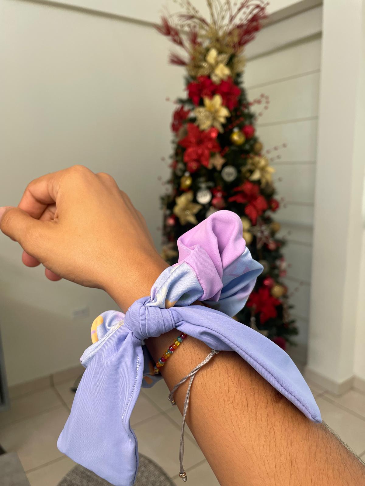 midi scrunchie with bow