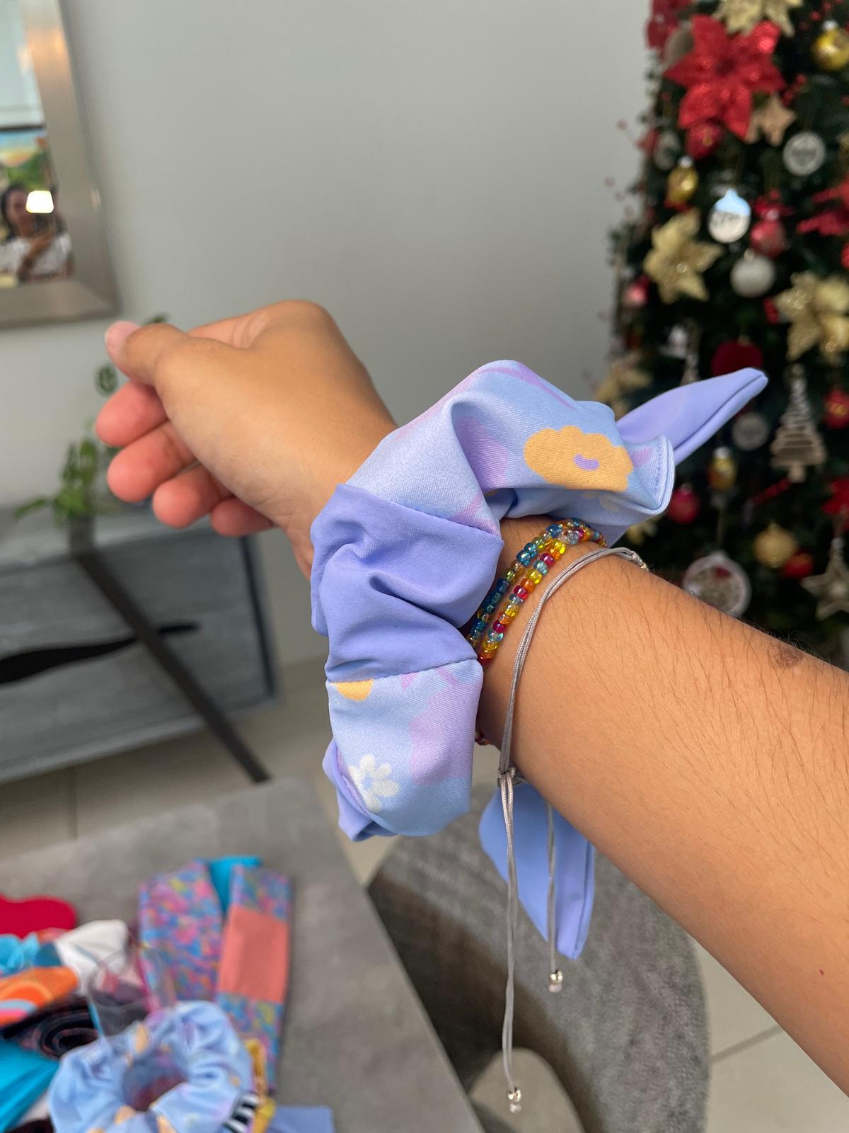 midi scrunchie with bow