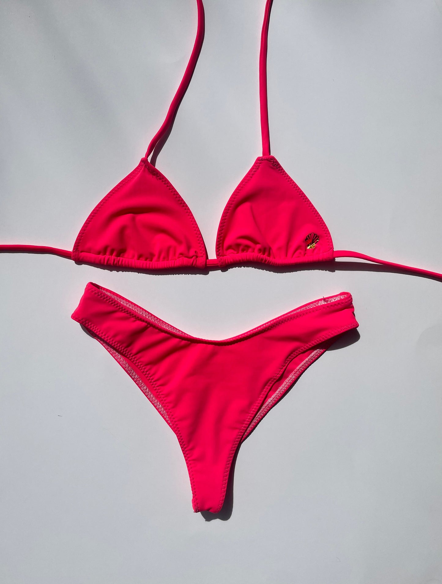 Non reversible cheeky bottoms